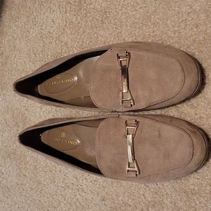 Bandolino Tan Suede Loafers Size 7